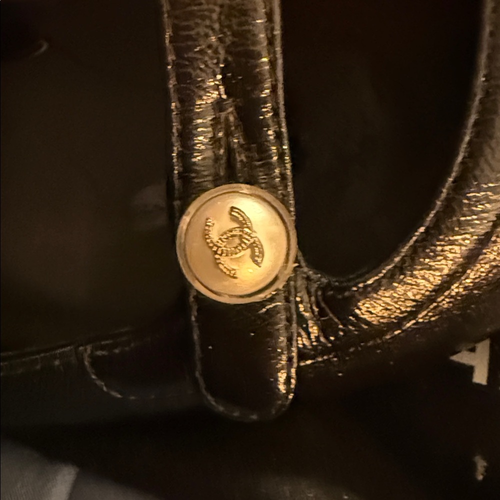 CHANEL Black Leather Ballet Flats - Picture 6 of 15